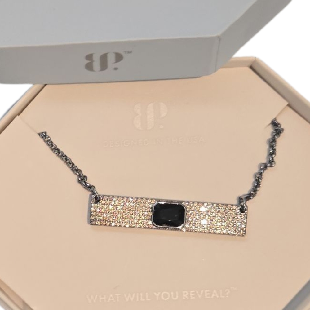 Elegant Black and Gold Necklace